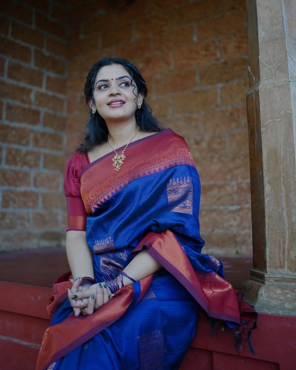 Hirani – Royal Blue & Copper Banarasi Soft Silk Saree