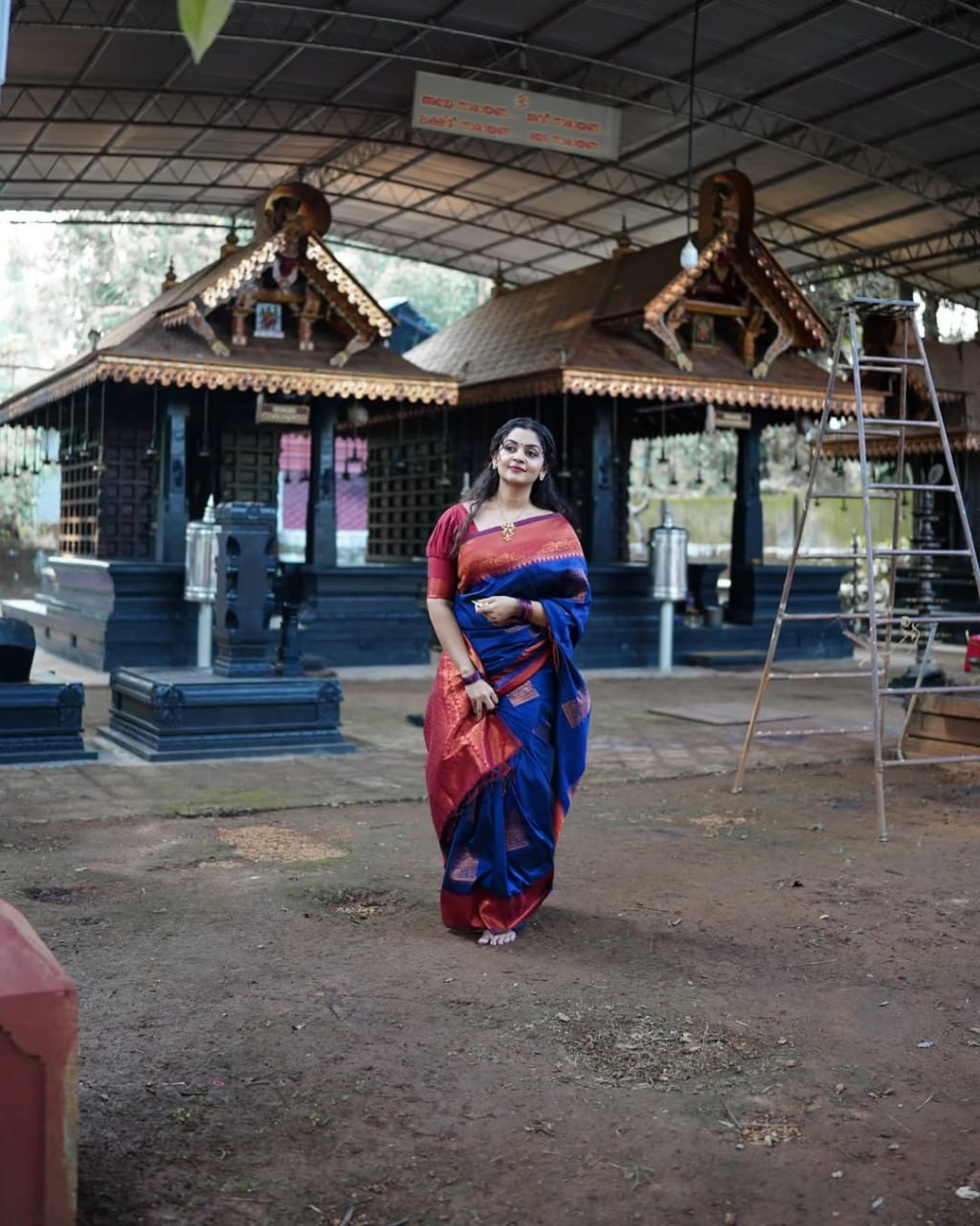 Hirani – Royal Blue & Copper Banarasi Soft Silk Saree