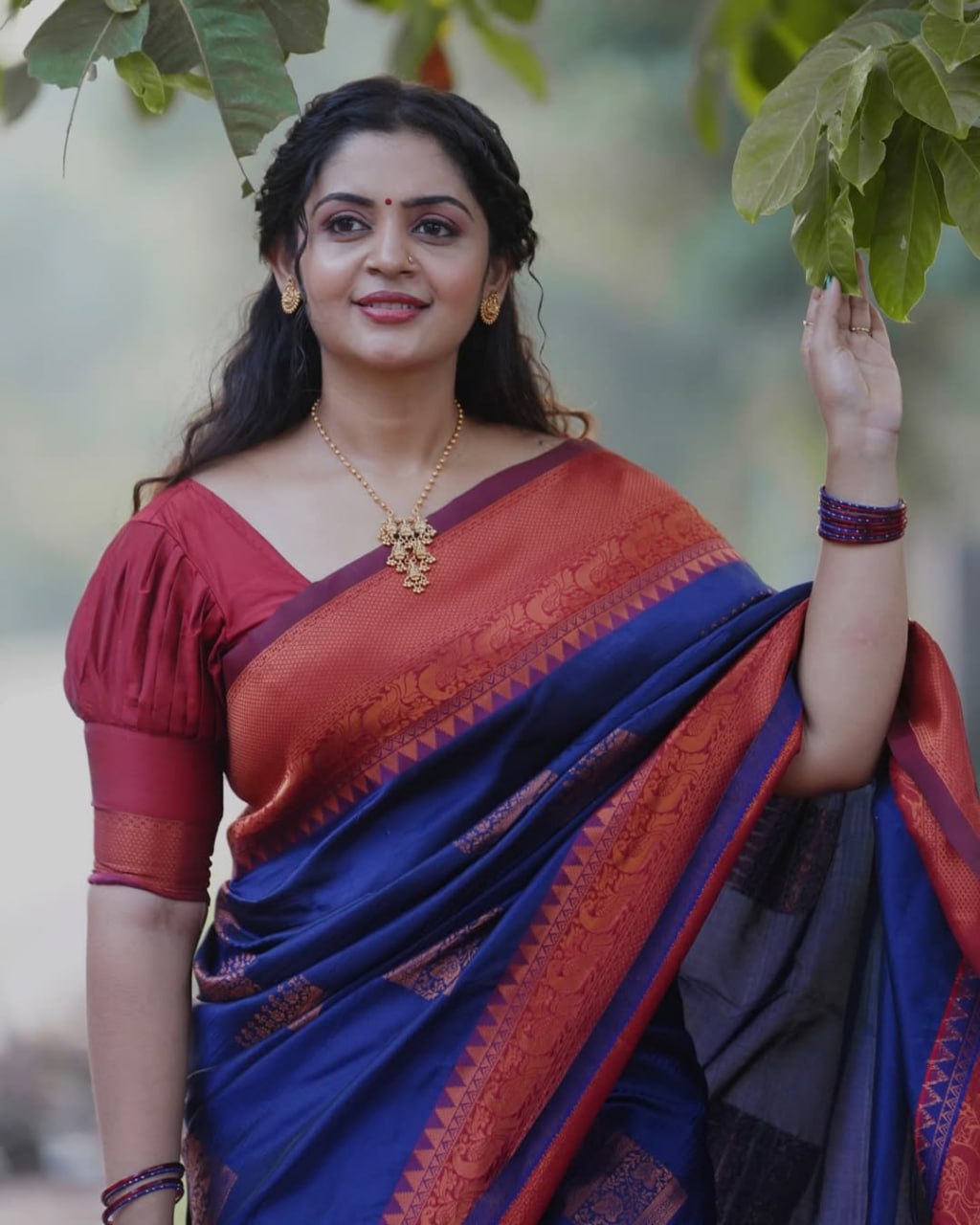 Hirani – Royal Blue & Copper Banarasi Soft Silk Saree
