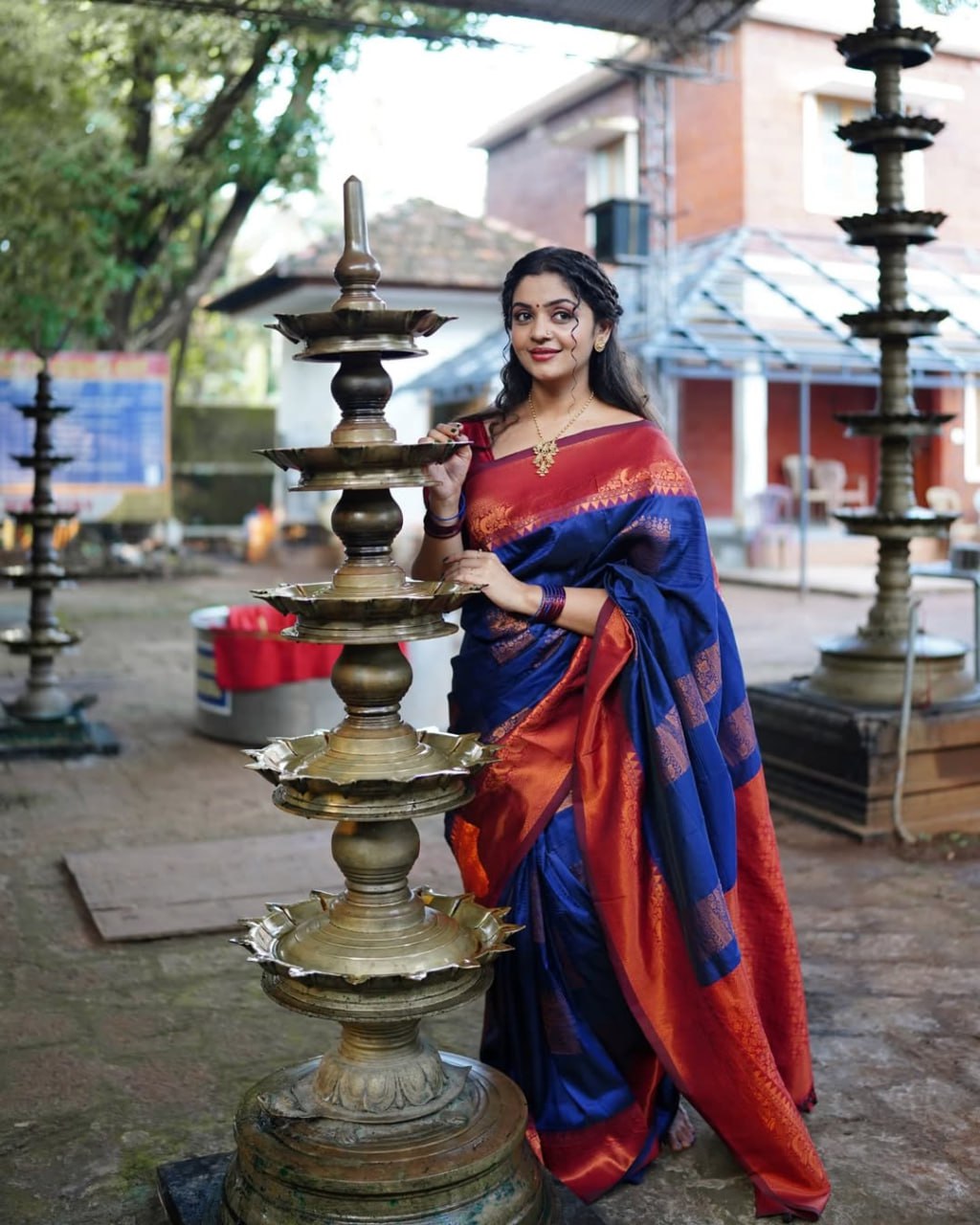 Hirani – Royal Blue & Copper Banarasi Soft Silk Saree