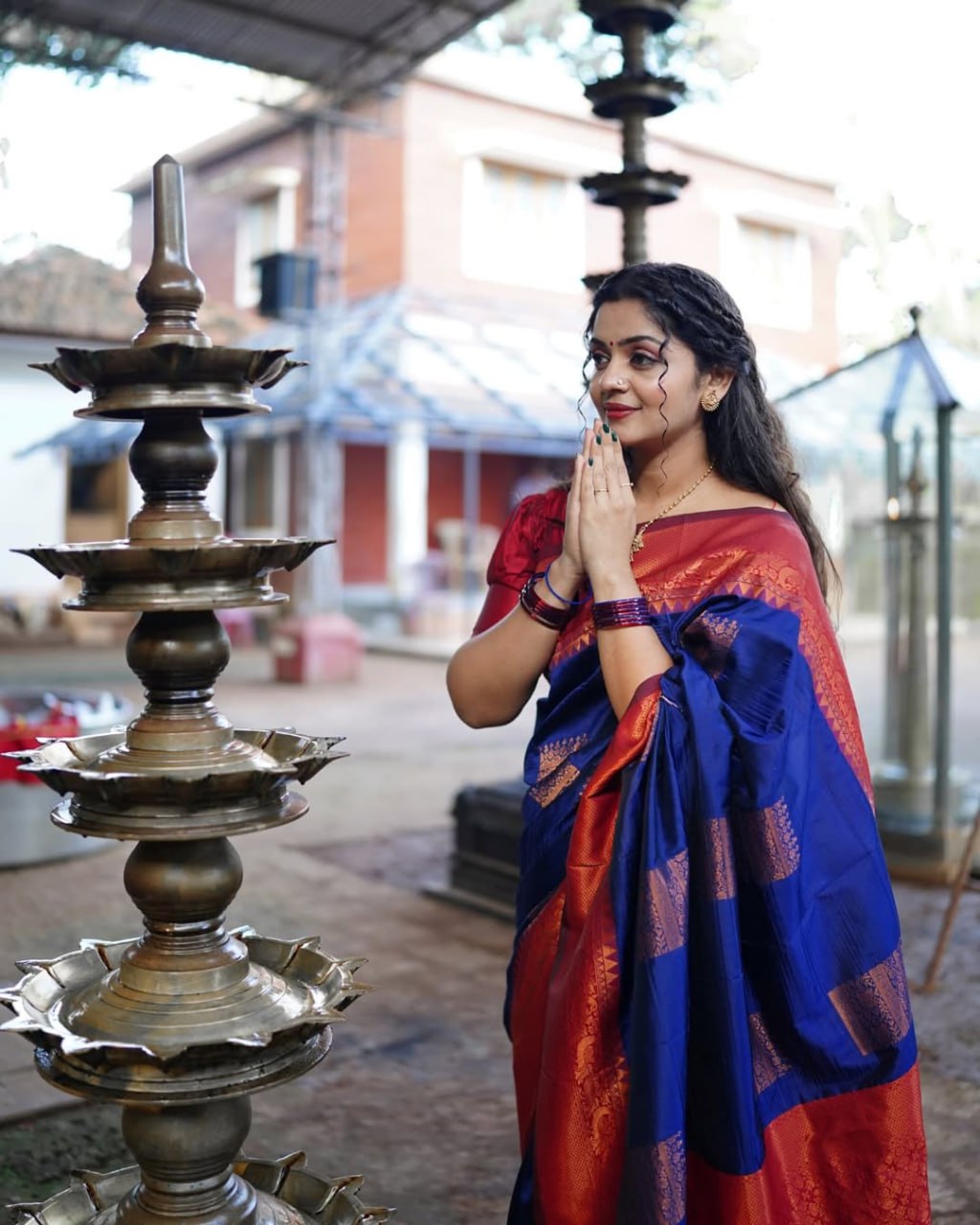 Hirani – Royal Blue & Copper Banarasi Soft Silk Saree