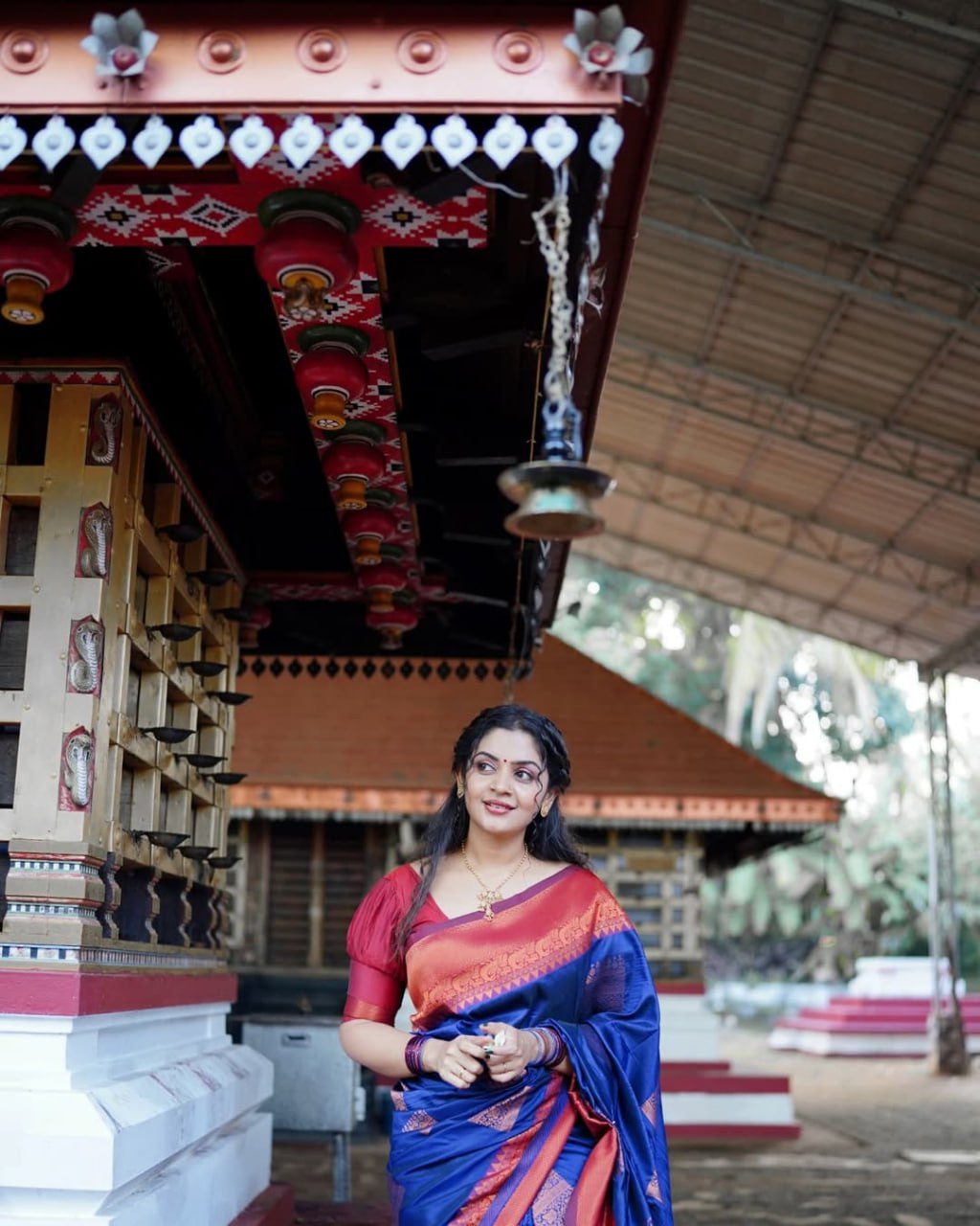 Hirani – Royal Blue & Copper Banarasi Soft Silk Saree