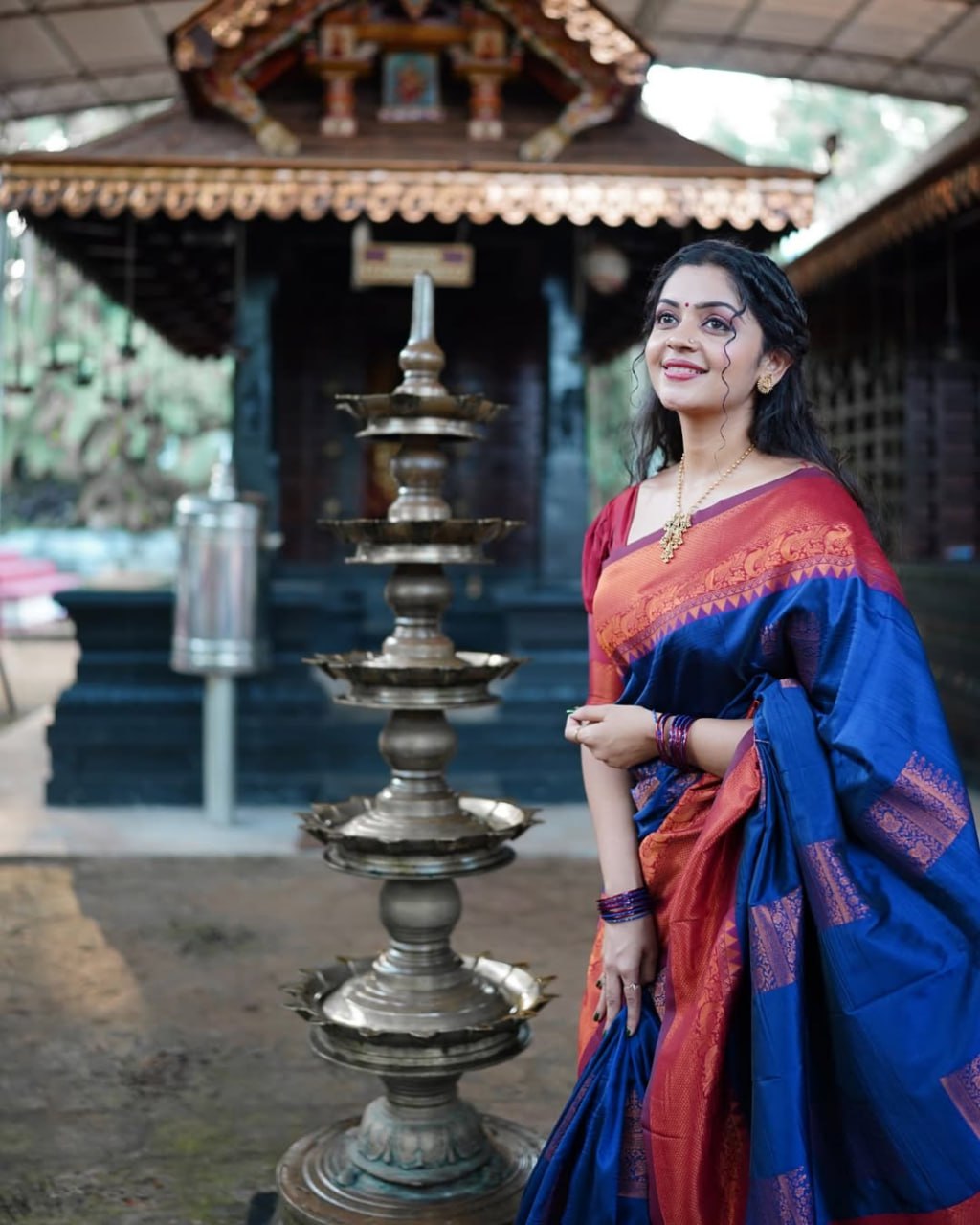 Hirani – Royal Blue & Copper Banarasi Soft Silk Saree